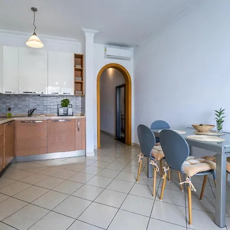 Morina Court * Saint Julian's