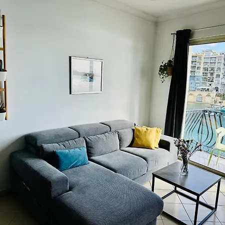 Morina Court Apartment *