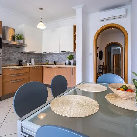 Morina Court * Saint Julian's