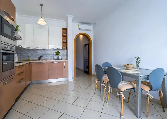 Morina Court * Saint Julian's